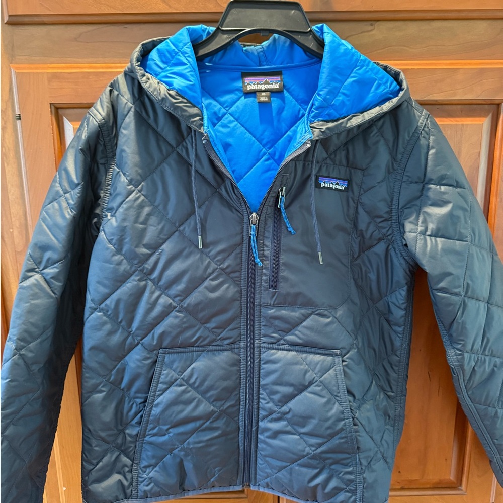 Patagonia Quilted Dark Gray Jacket with Blue Interior